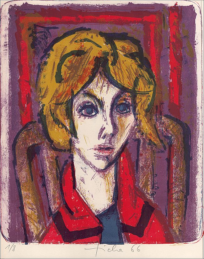 Blonde Frau vor Lila-Rot